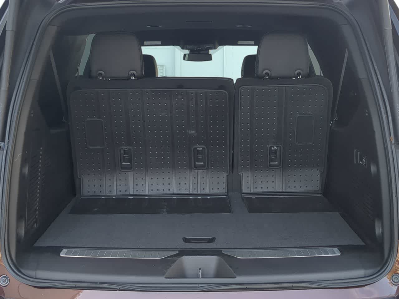 Thumbnail: 2023 Chevrolet Suburban - 31