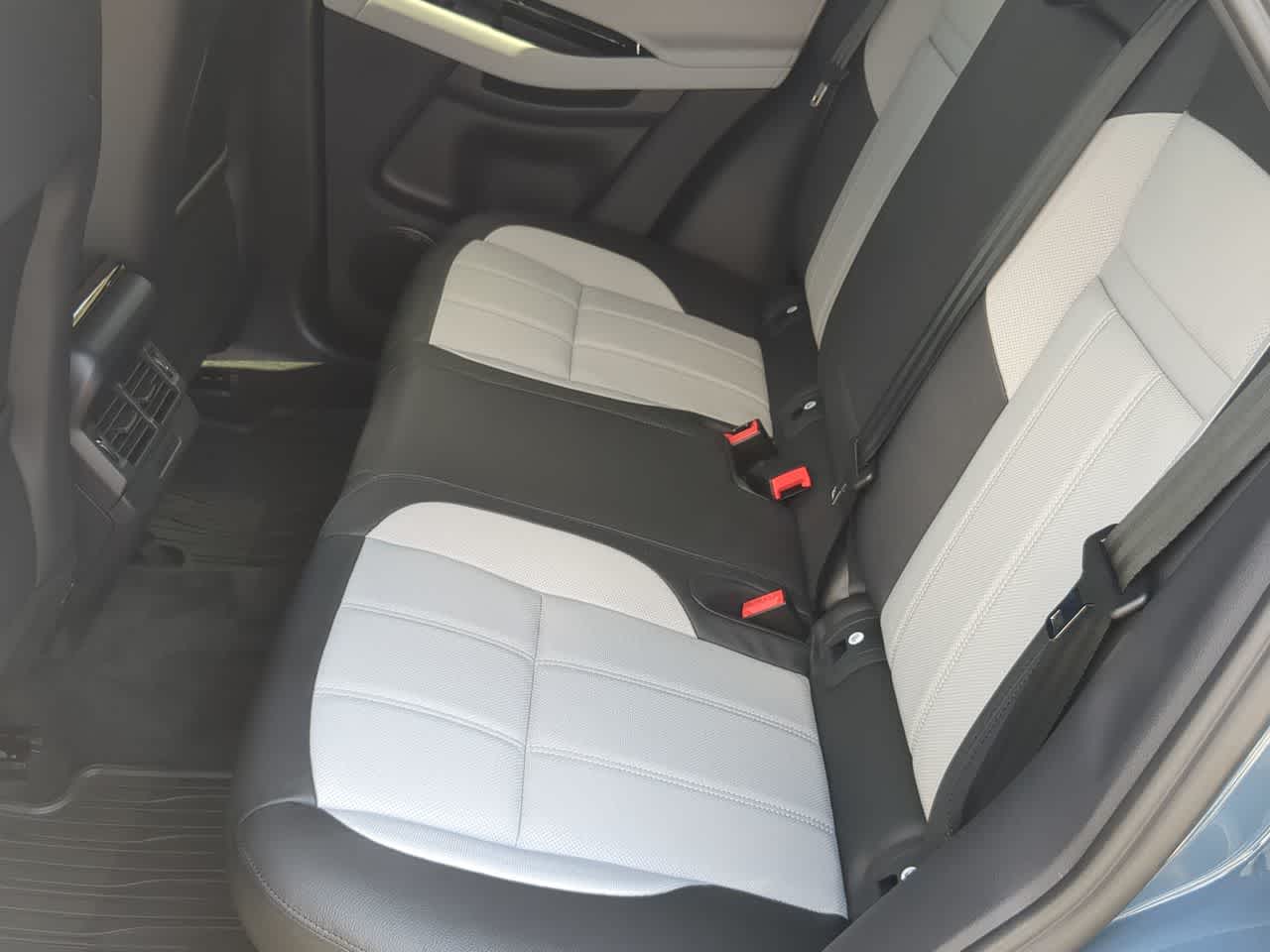 Thumbnail: 2026 Land Rover Range Rover Evoque - 21