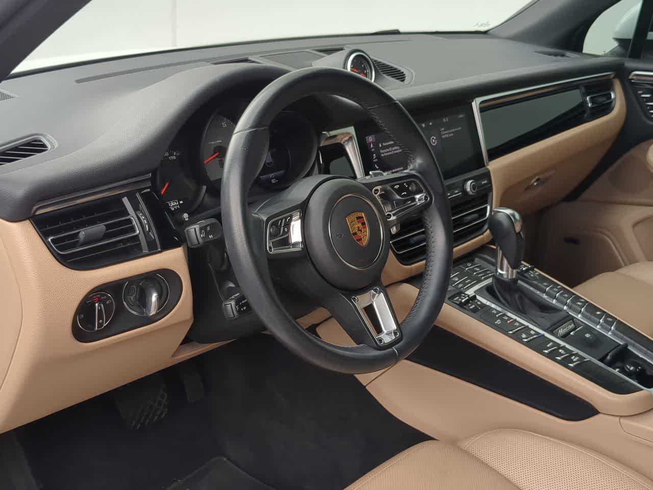 Thumbnail: 2021 Porsche Macan - 10