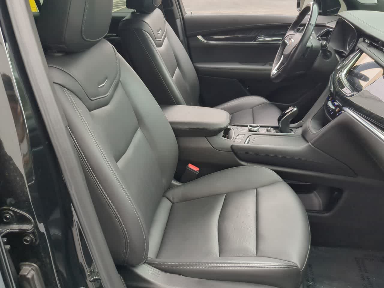 Thumbnail: 2024 Cadillac XT6 - 24