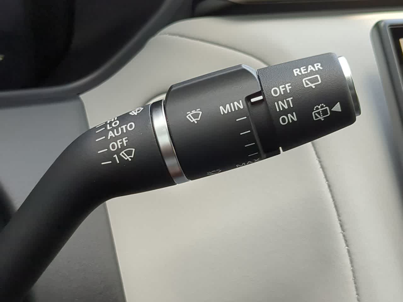 Thumbnail: 2026 Land Rover Range Rover Velar - 28