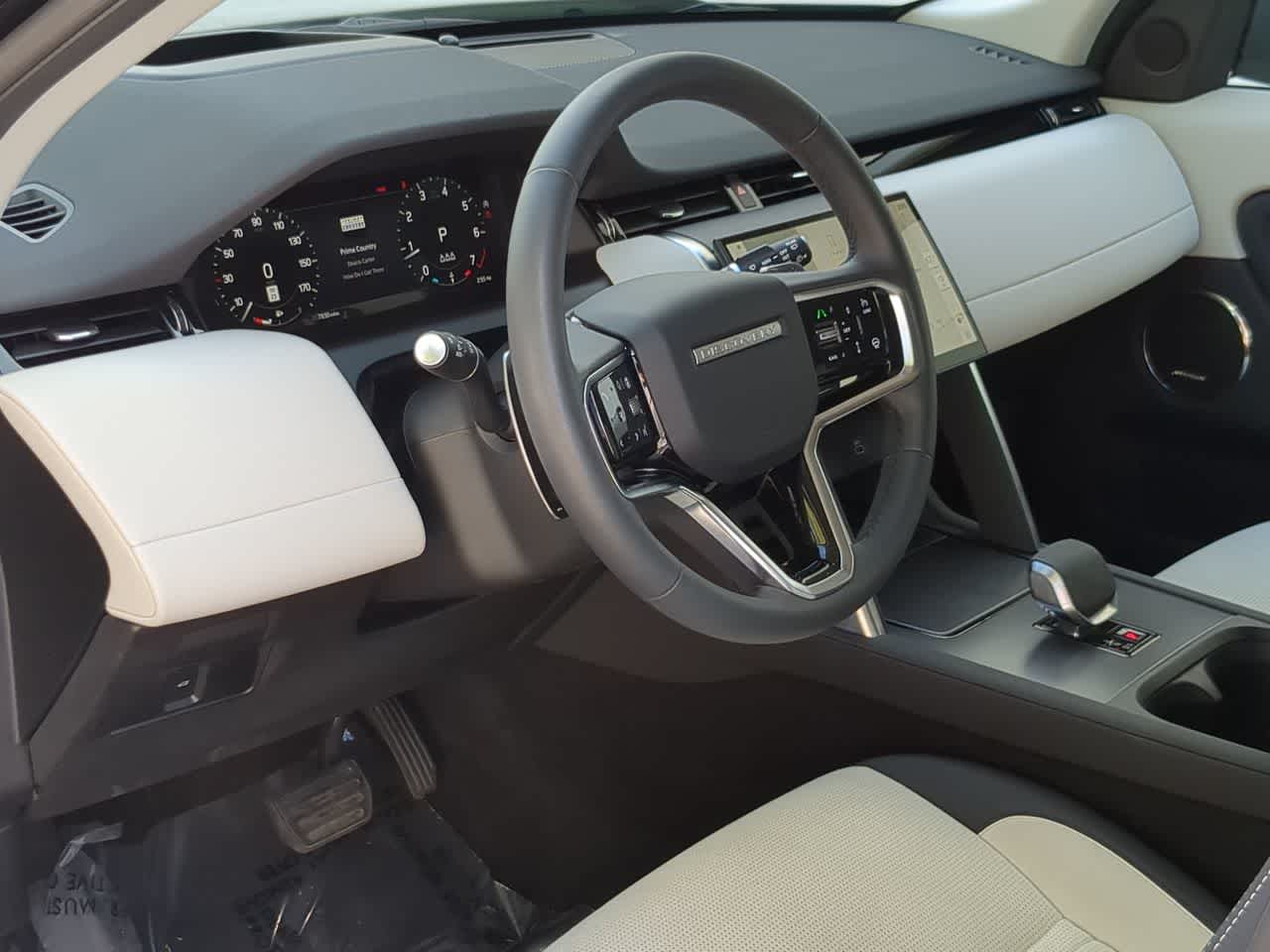 Thumbnail: 2025 Land Rover Discovery Sport - 10