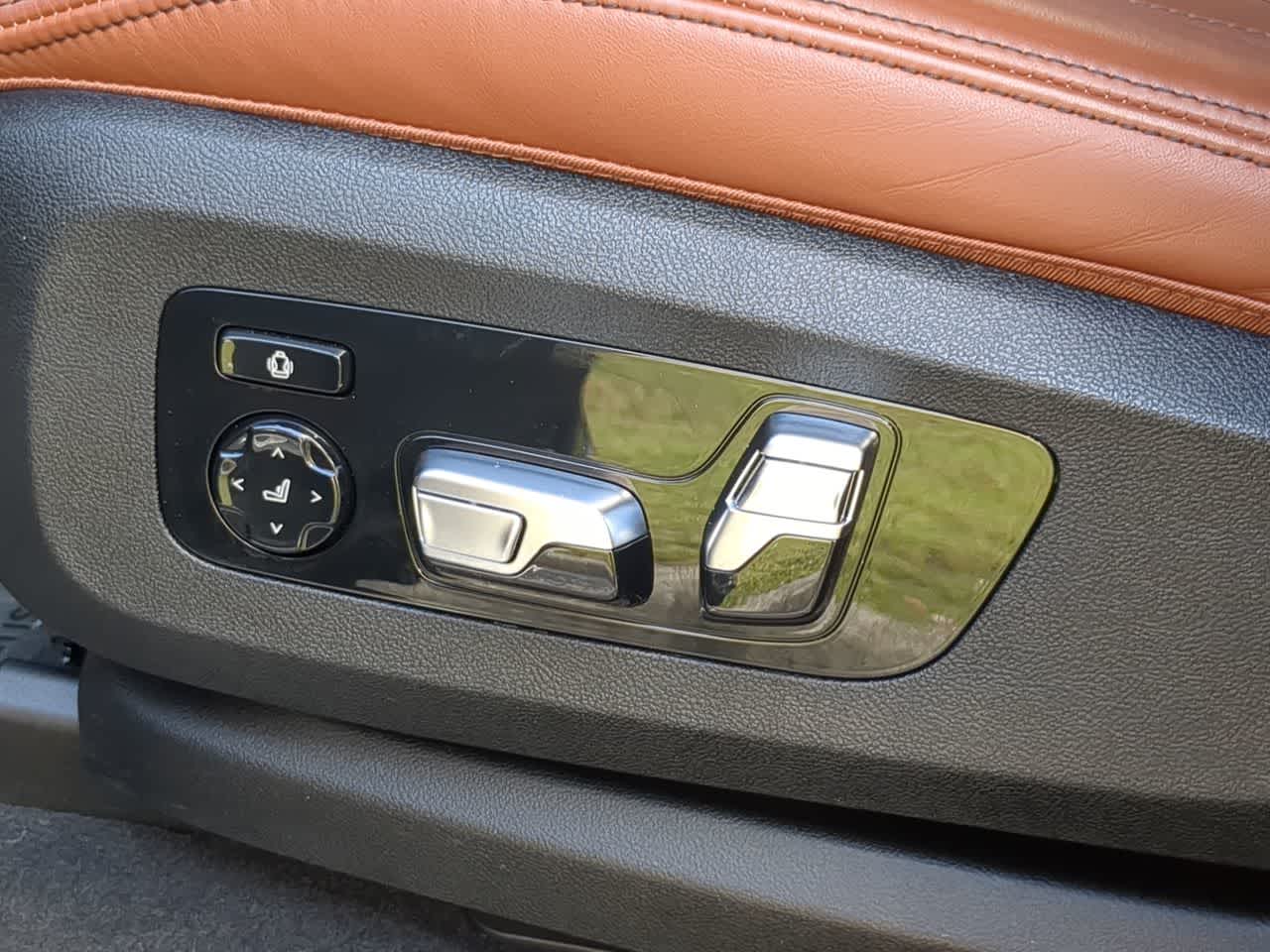 Thumbnail: 2021 BMW X7 - 18