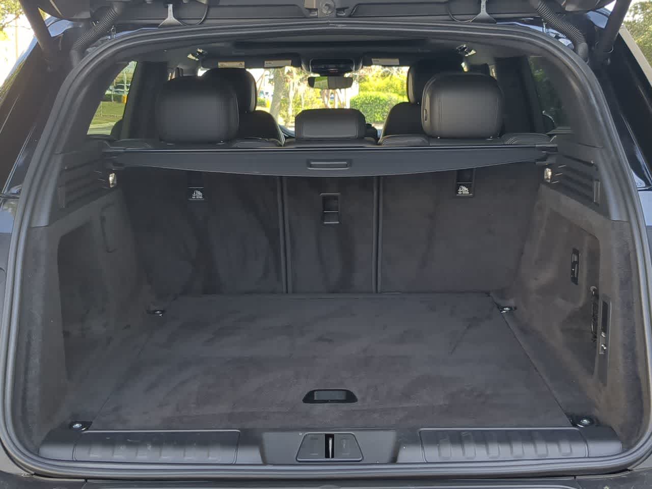 Thumbnail: 2025 Land Rover Range Rover Sport - 34