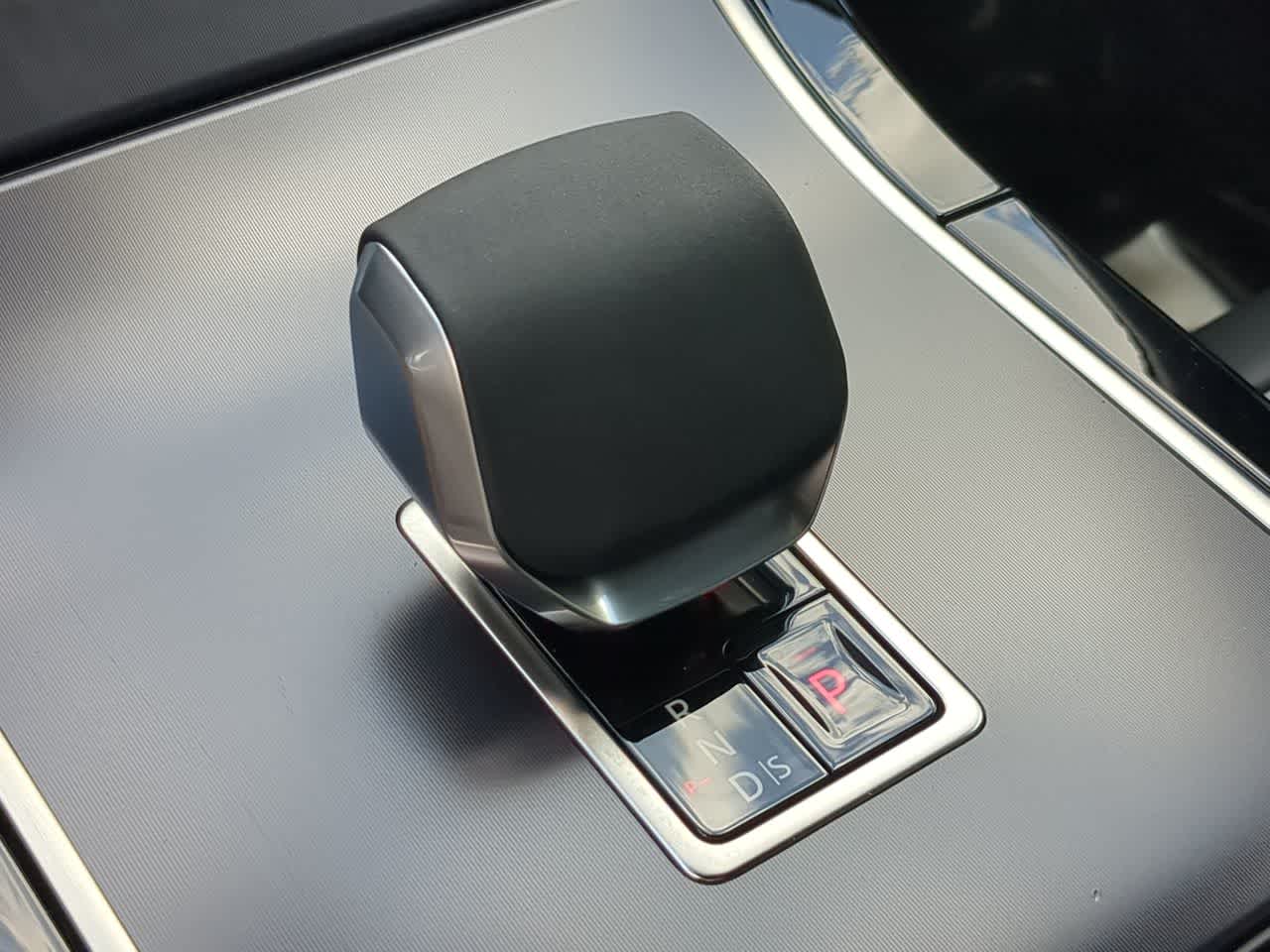 Thumbnail: 2026 Land Rover Range Rover Velar - 35