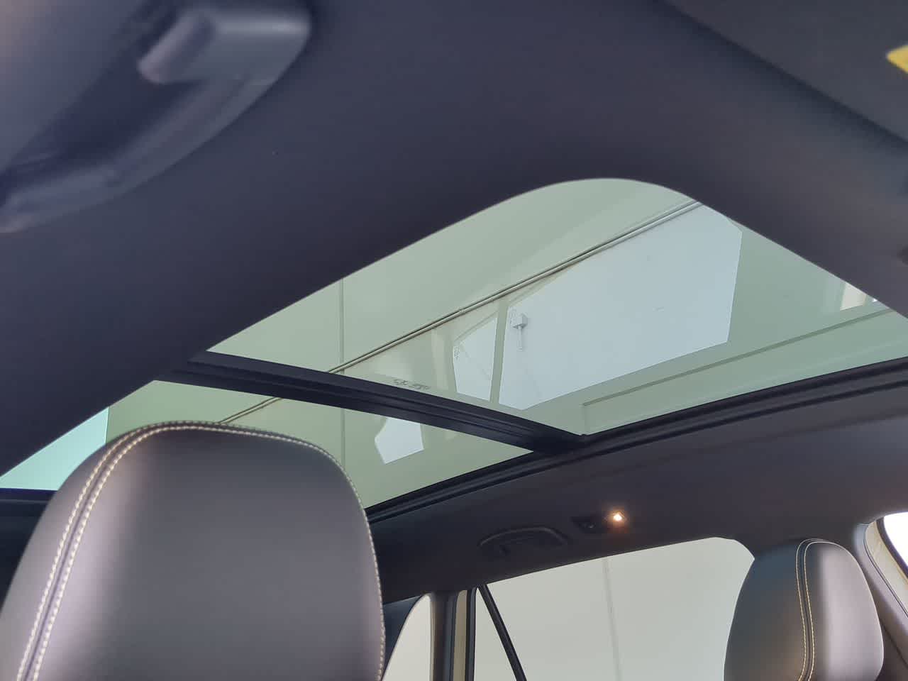 Thumbnail: 2023 Volkswagen Atlas - 19