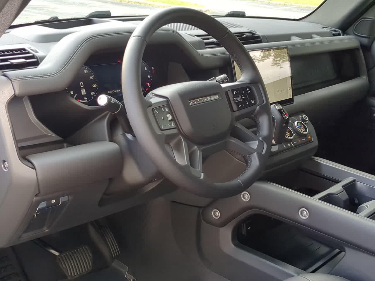 2025 Land Rover Defender 110 10