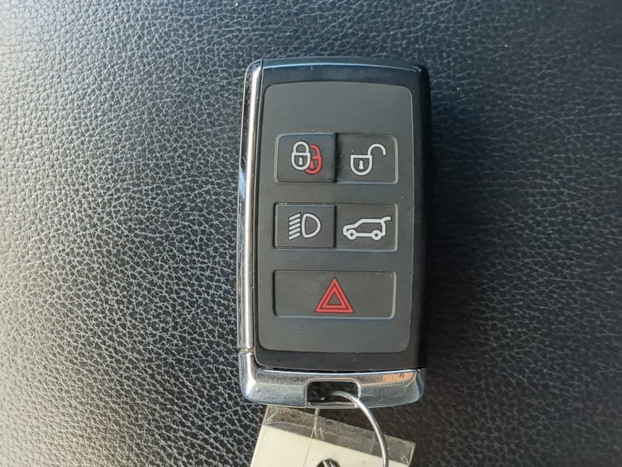 Thumbnail: 2020 Land Rover Range Rover - 34