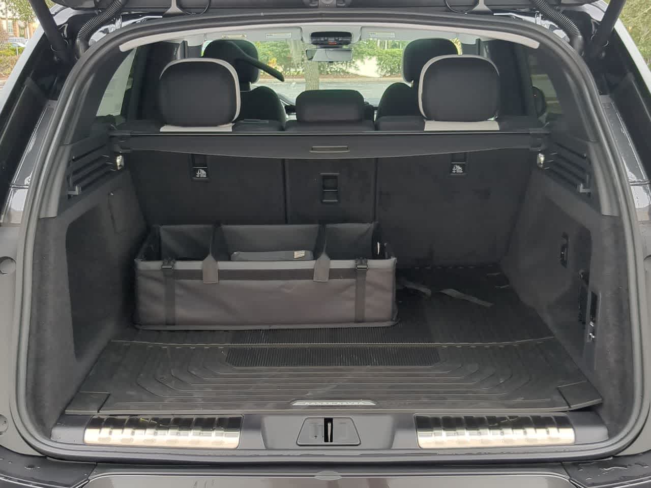 Thumbnail: 2026 Land Rover Range Rover Sport - 35