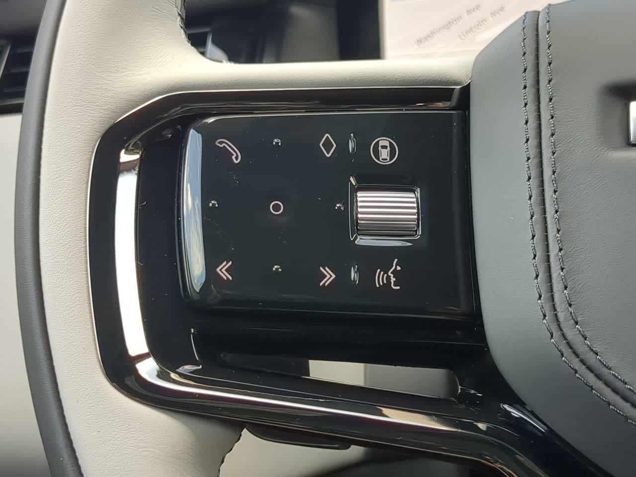 Thumbnail: 2026 Land Rover Range Rover Velar - 25