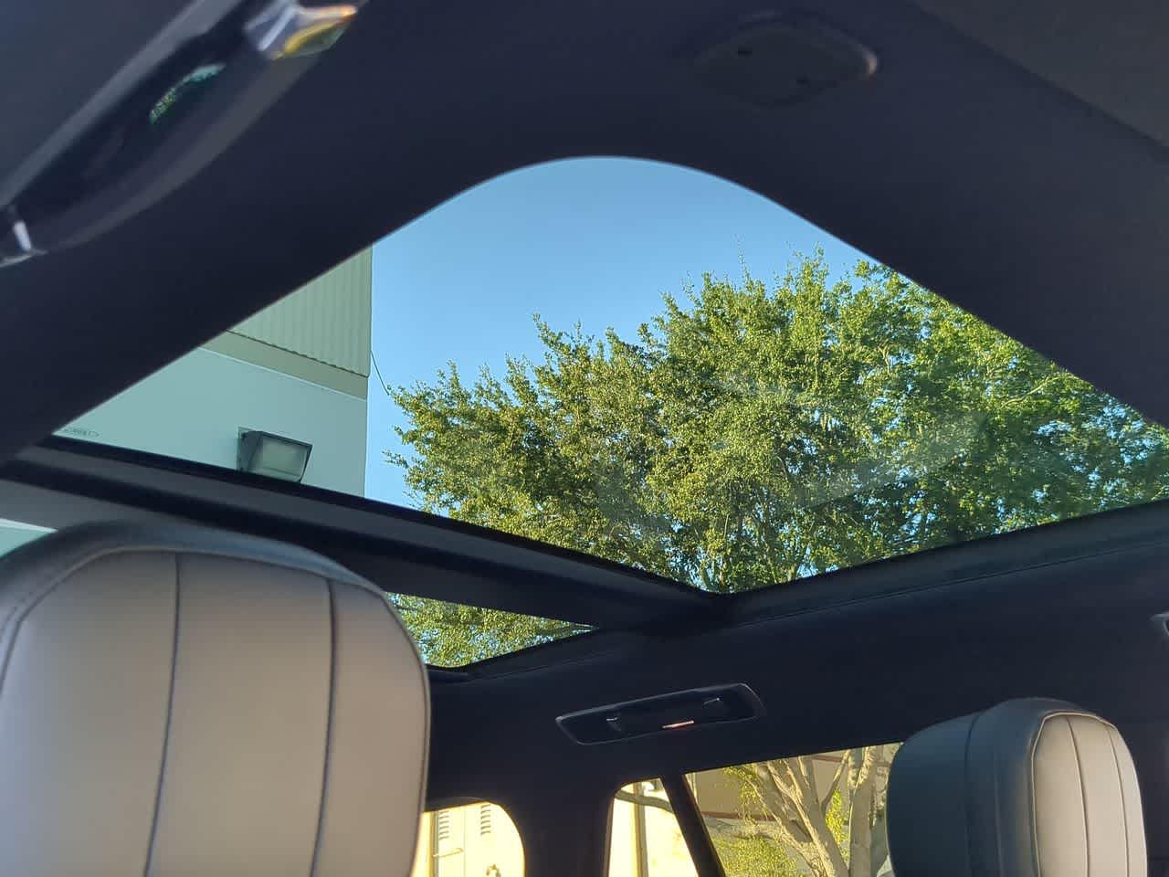 Thumbnail: 2025 Land Rover Range Rover - 20