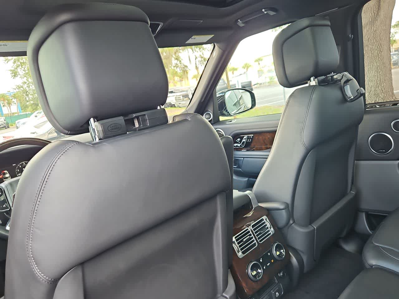 Thumbnail: 2022 Land Rover Range Rover - 19