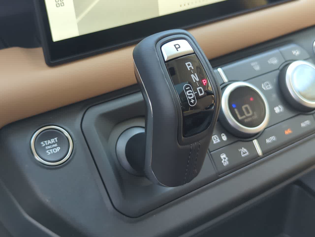 2025 Land Rover Defender 110 31