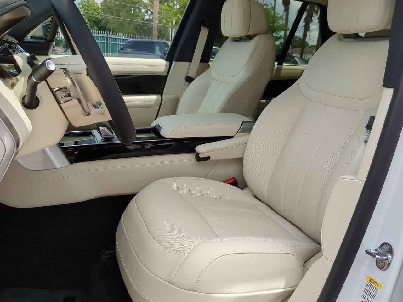 Thumbnail: 2025 Land Rover Range Rover - 15