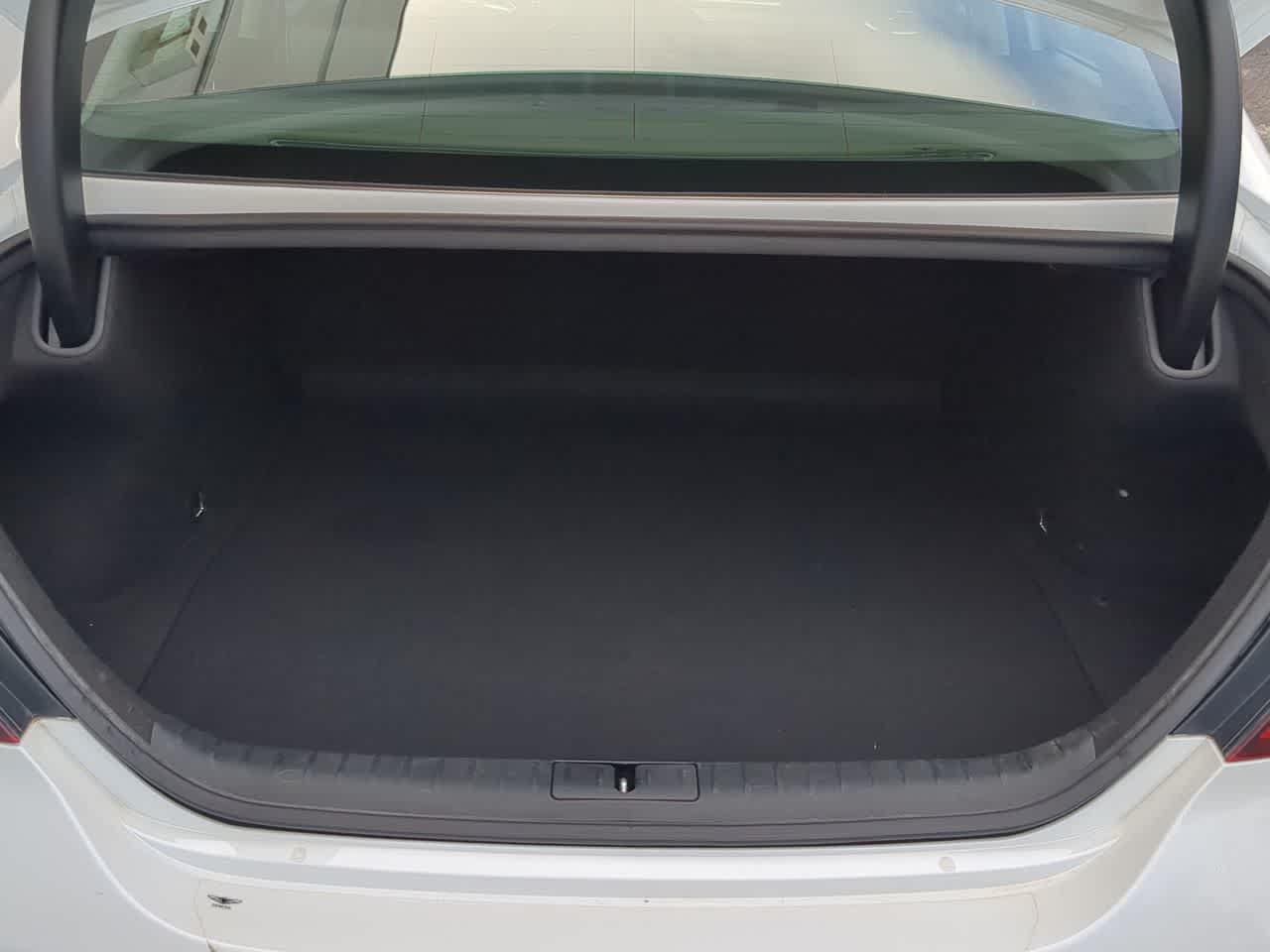 Thumbnail: 2022 Genesis G70 - 34