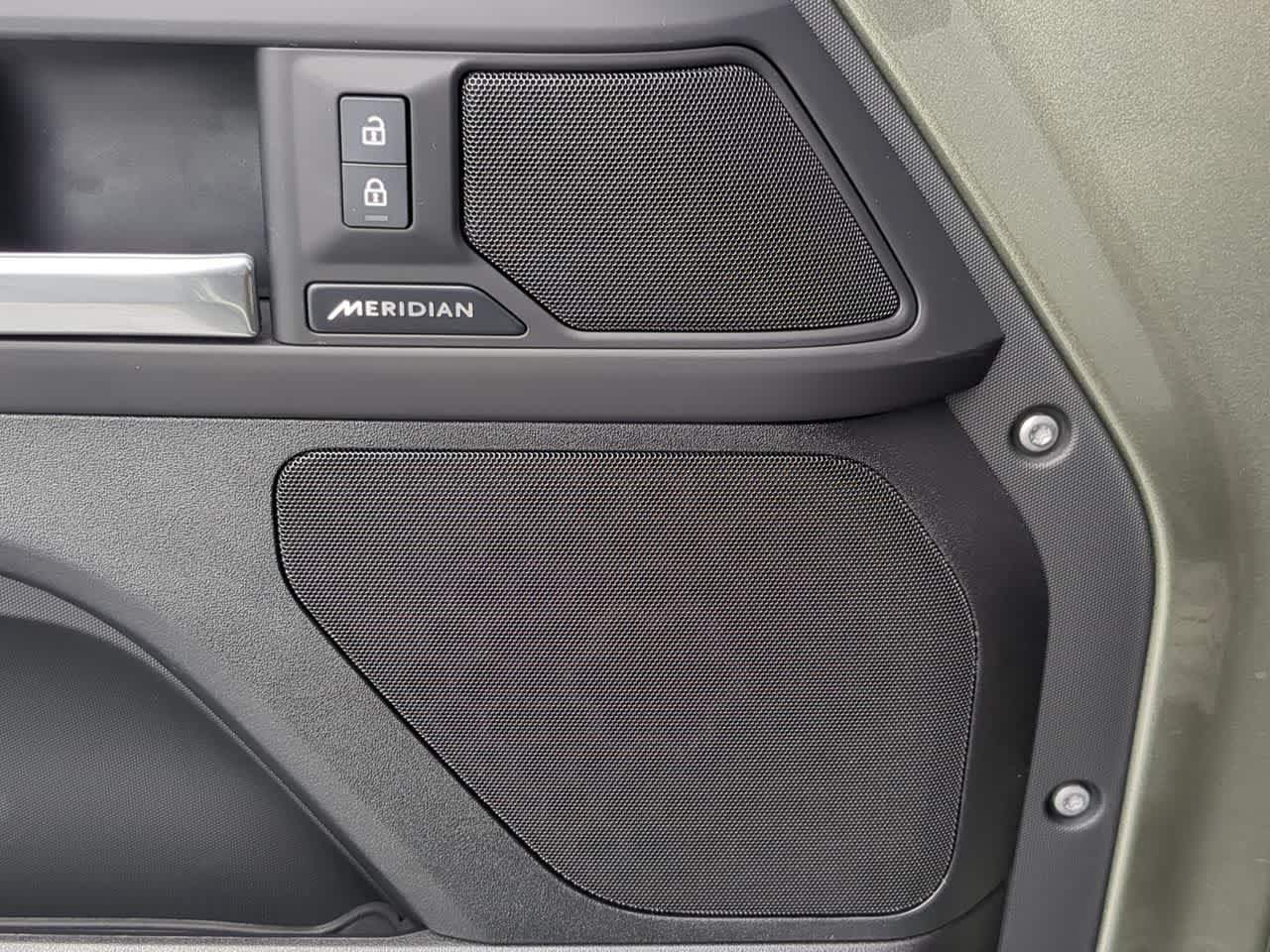 Thumbnail: 2025 Land Rover Defender - 33