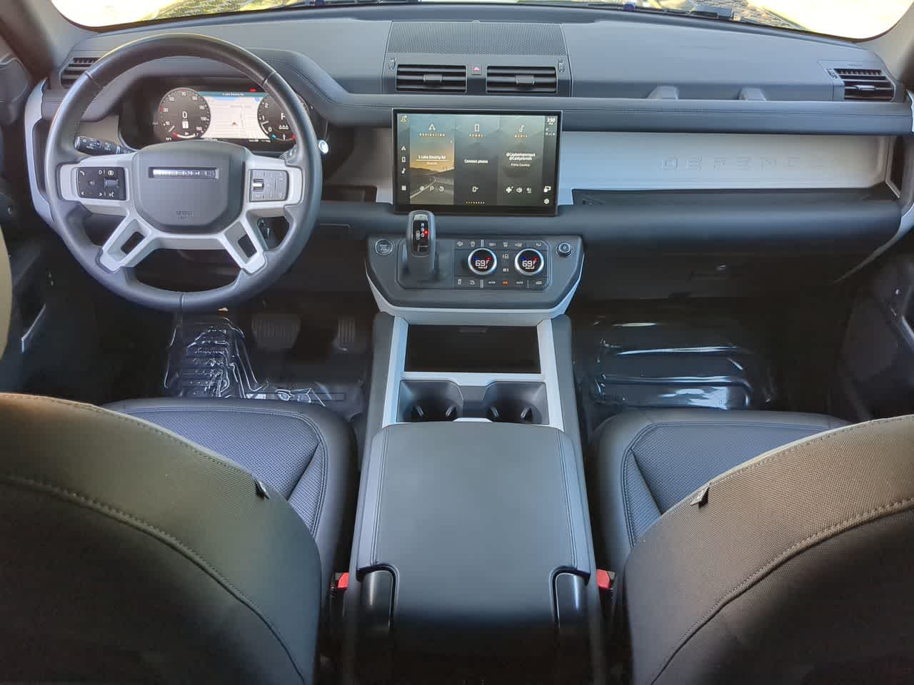 Thumbnail: 2025 Land Rover Defender - 15