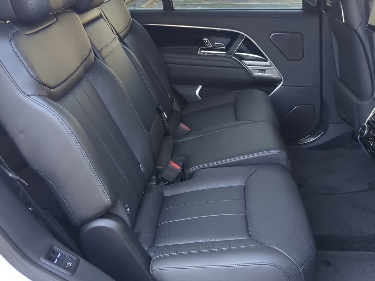 Thumbnail: 2025 Land Rover Range Rover - 21