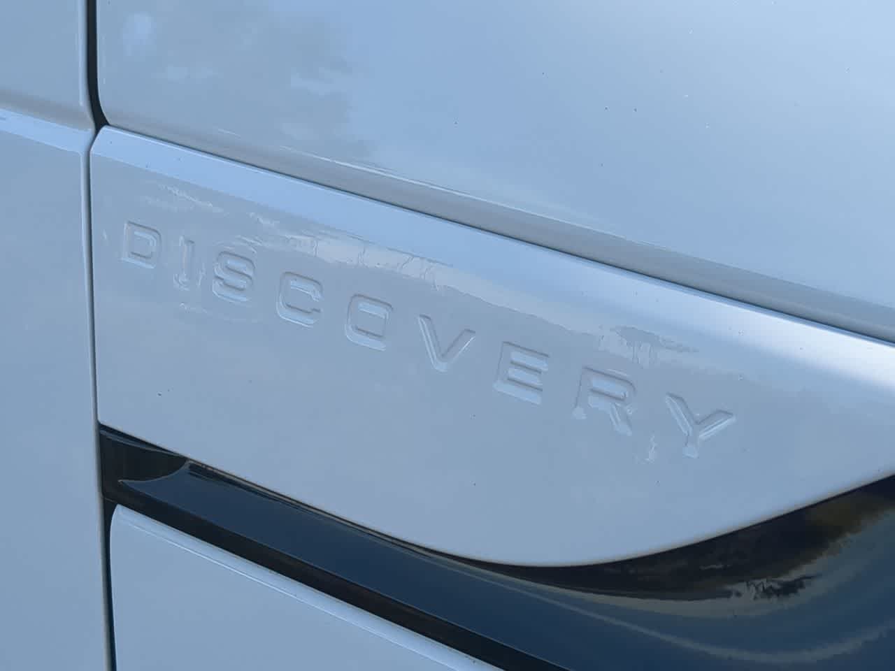 Thumbnail: 2026 Land Rover Discovery - 13