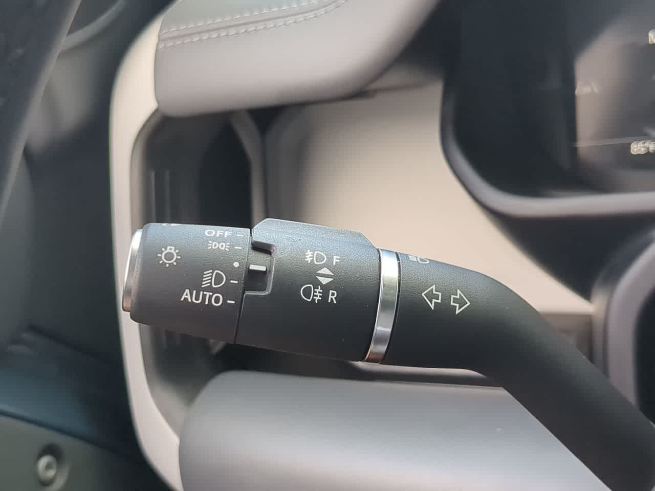 Thumbnail: 2025 Land Rover Defender - 27