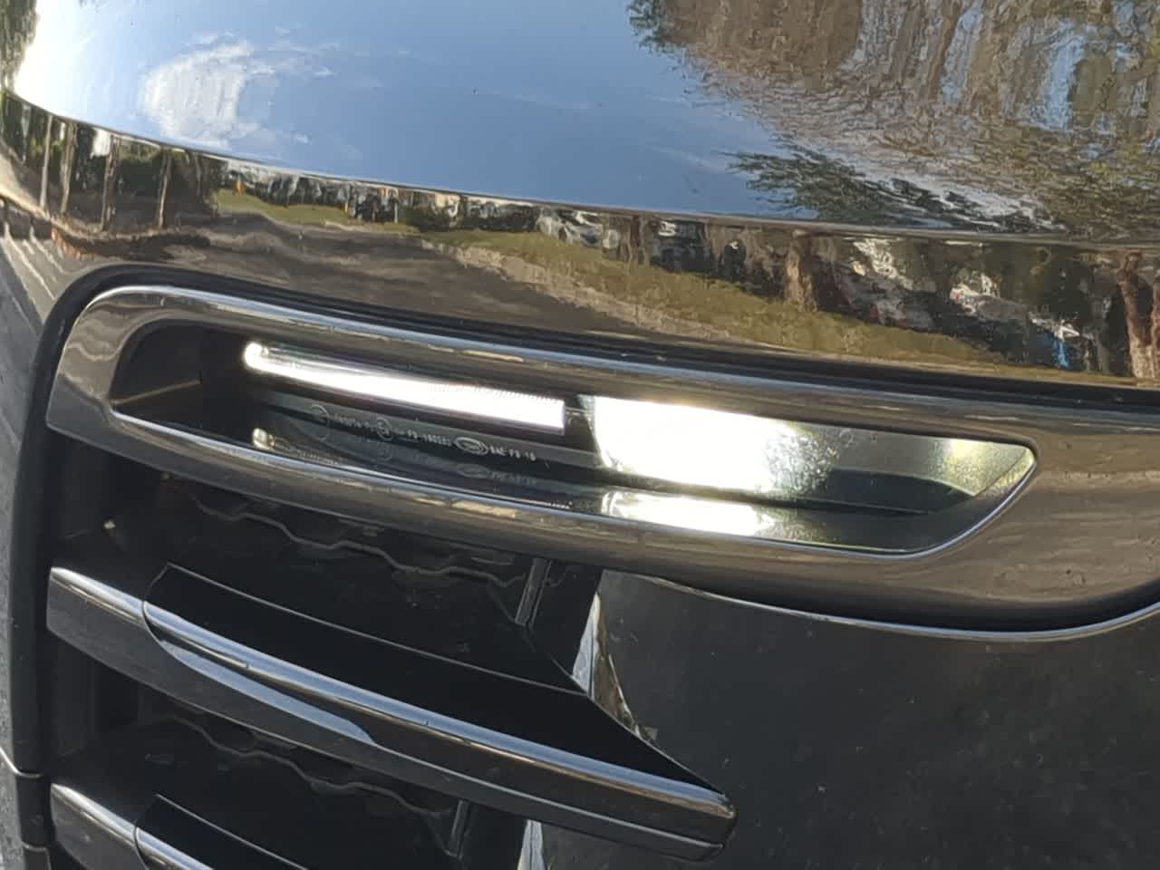 Thumbnail: 2025 Land Rover Range Rover Velar - 11