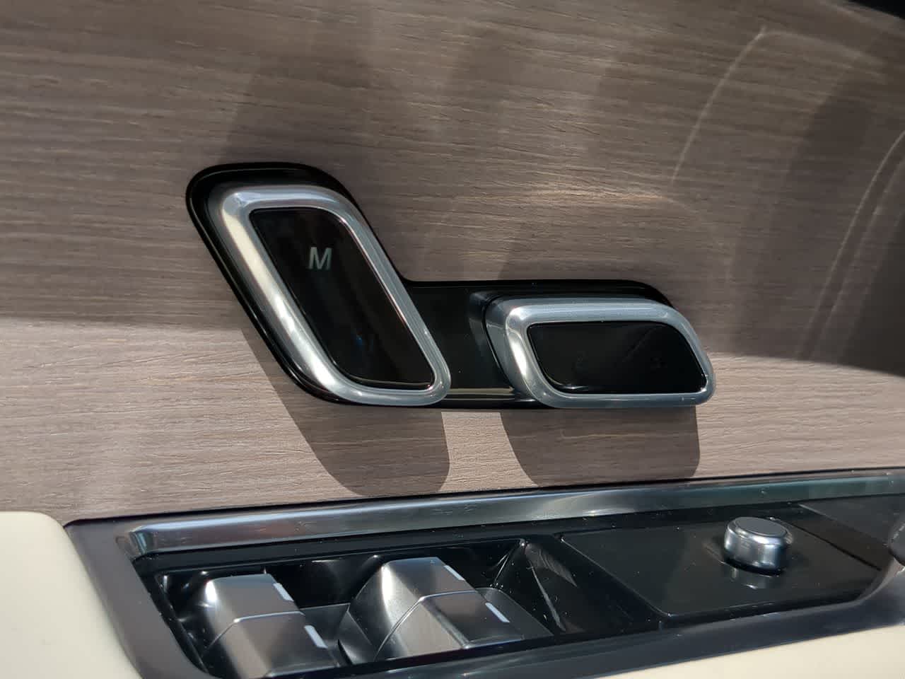 Thumbnail: 2025 Land Rover Range Rover - 17