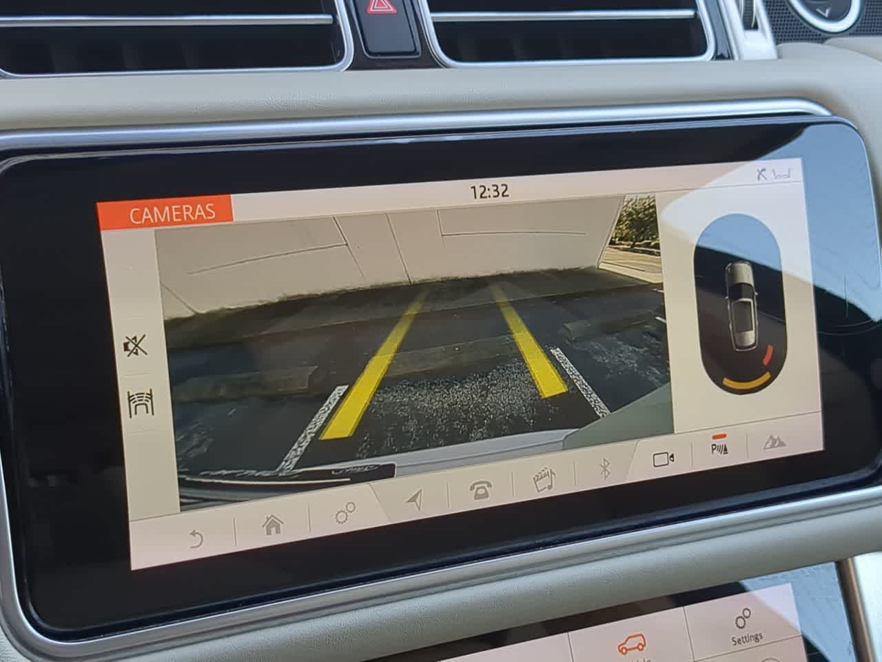 Thumbnail: 2020 Land Rover Range Rover - 32