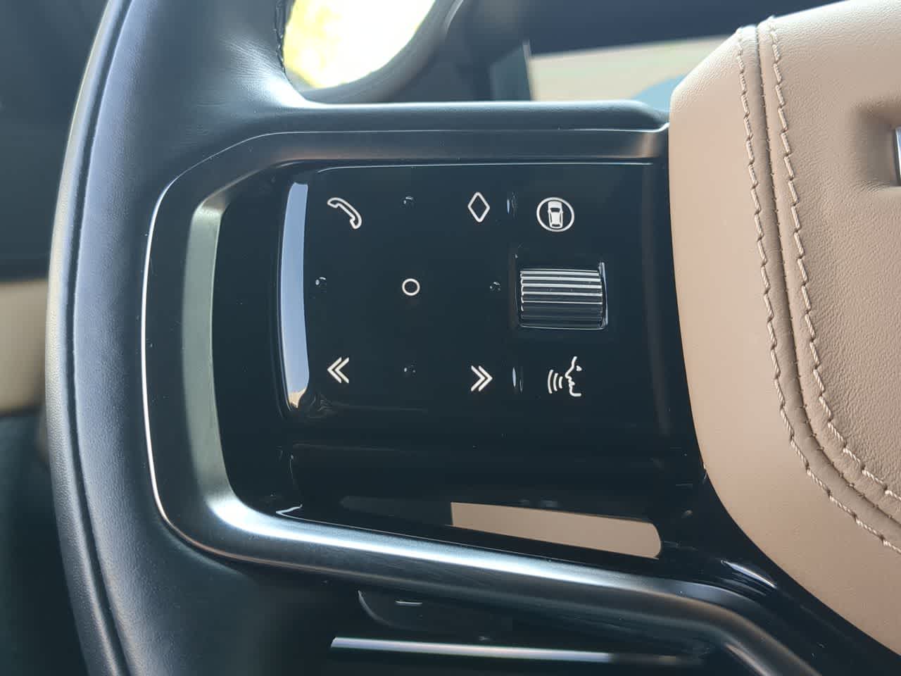 Thumbnail: 2025 Land Rover Range Rover Sport - 24