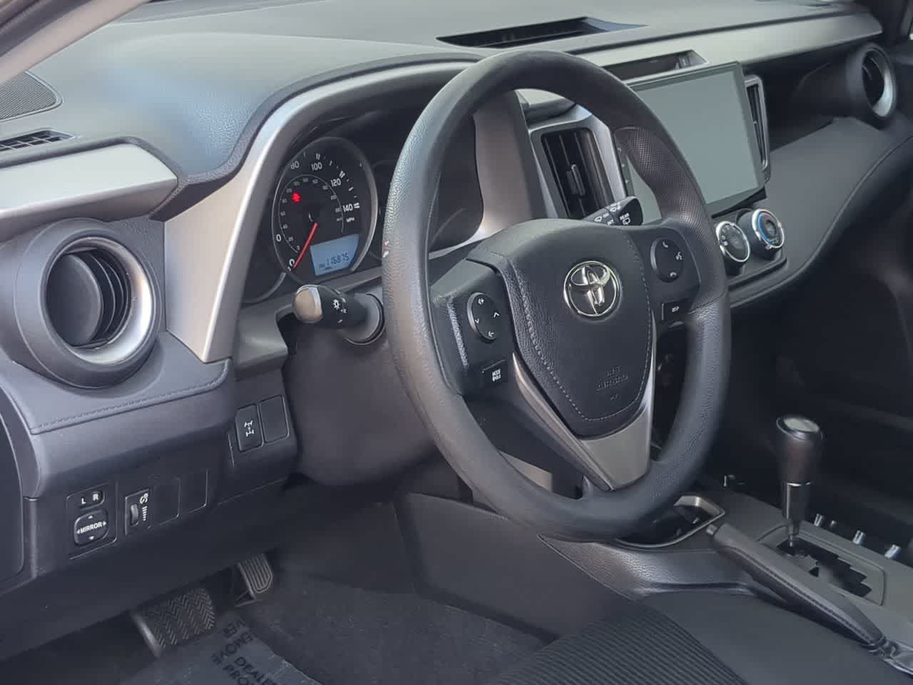 Thumbnail: 2016 Toyota RAV4 - 10