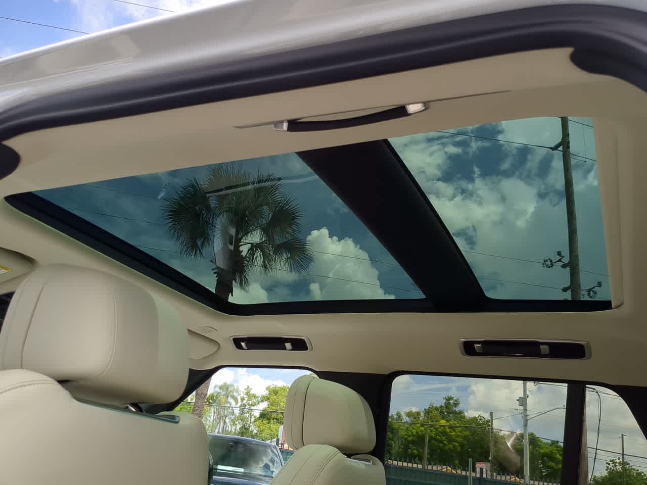 Thumbnail: 2025 Land Rover Range Rover - 21