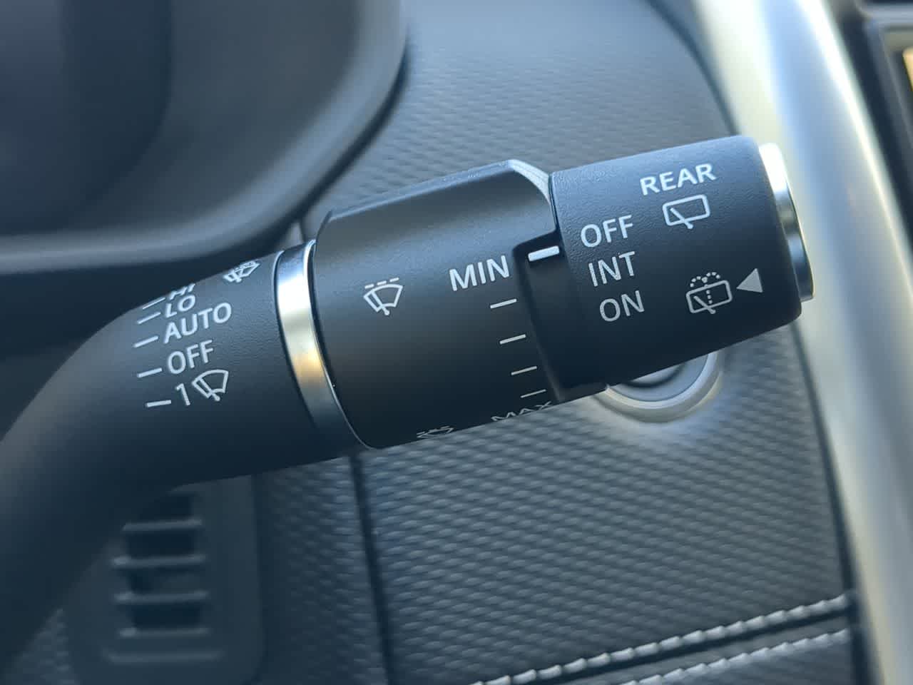 Thumbnail: 2026 Land Rover Discovery - 27