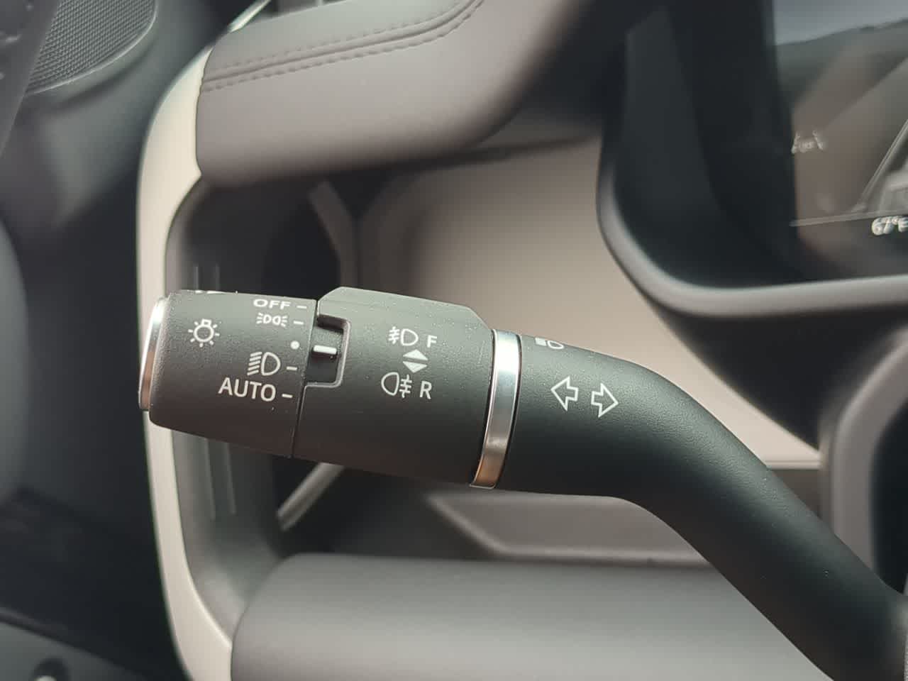 Thumbnail: 2025 Land Rover Defender - 28