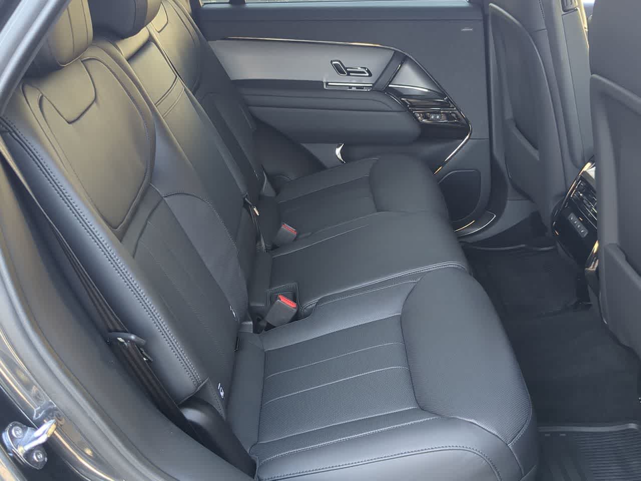 Thumbnail: 2023 Land Rover Range Rover Sport - 21