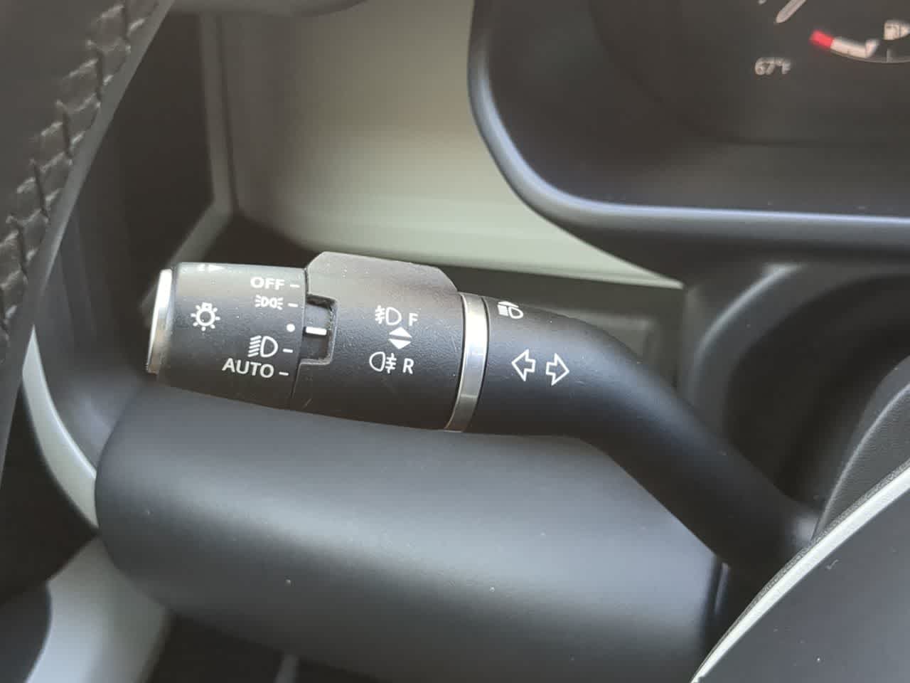 Thumbnail: 2023 Land Rover Defender - 28