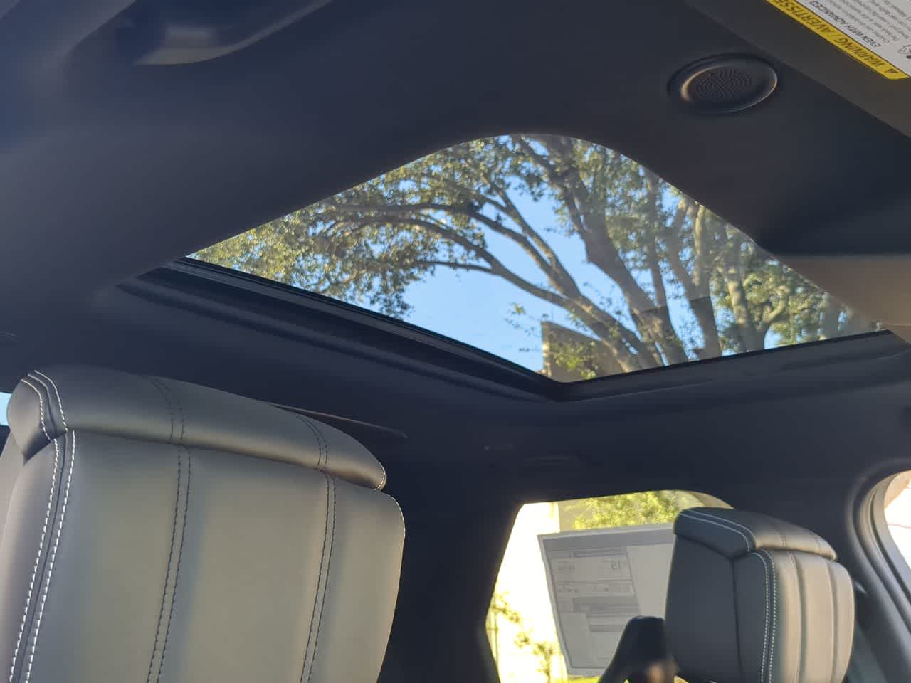 Thumbnail: 2026 Land Rover Discovery - 19