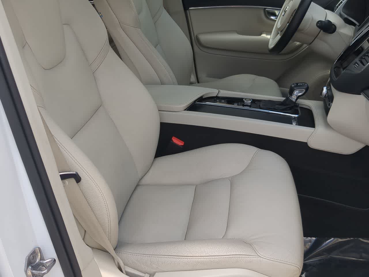 Thumbnail: 2020 Volvo XC90 - 24