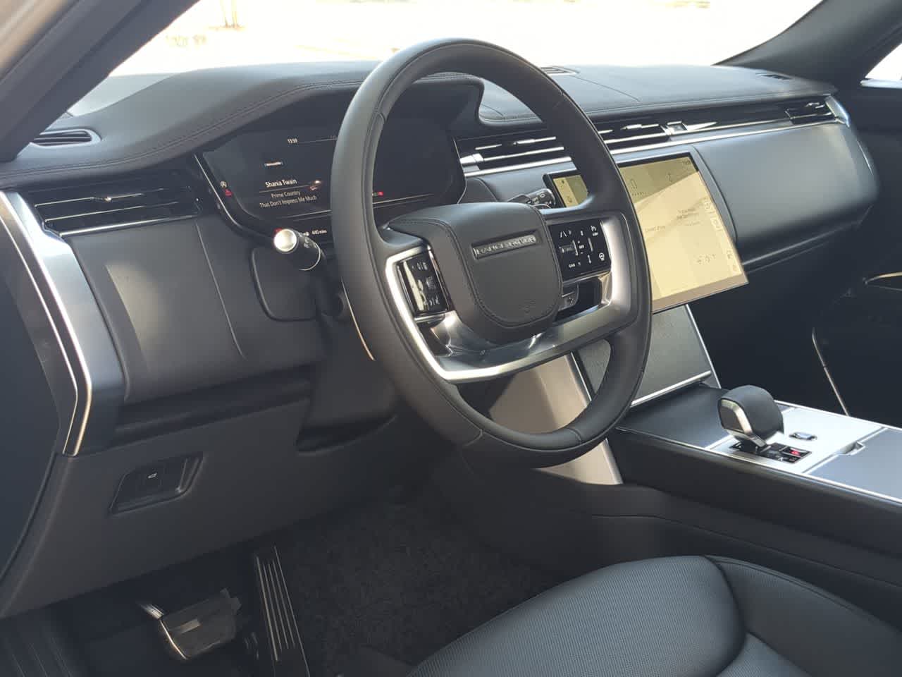 Thumbnail: 2026 Land Rover Range Rover - 10
