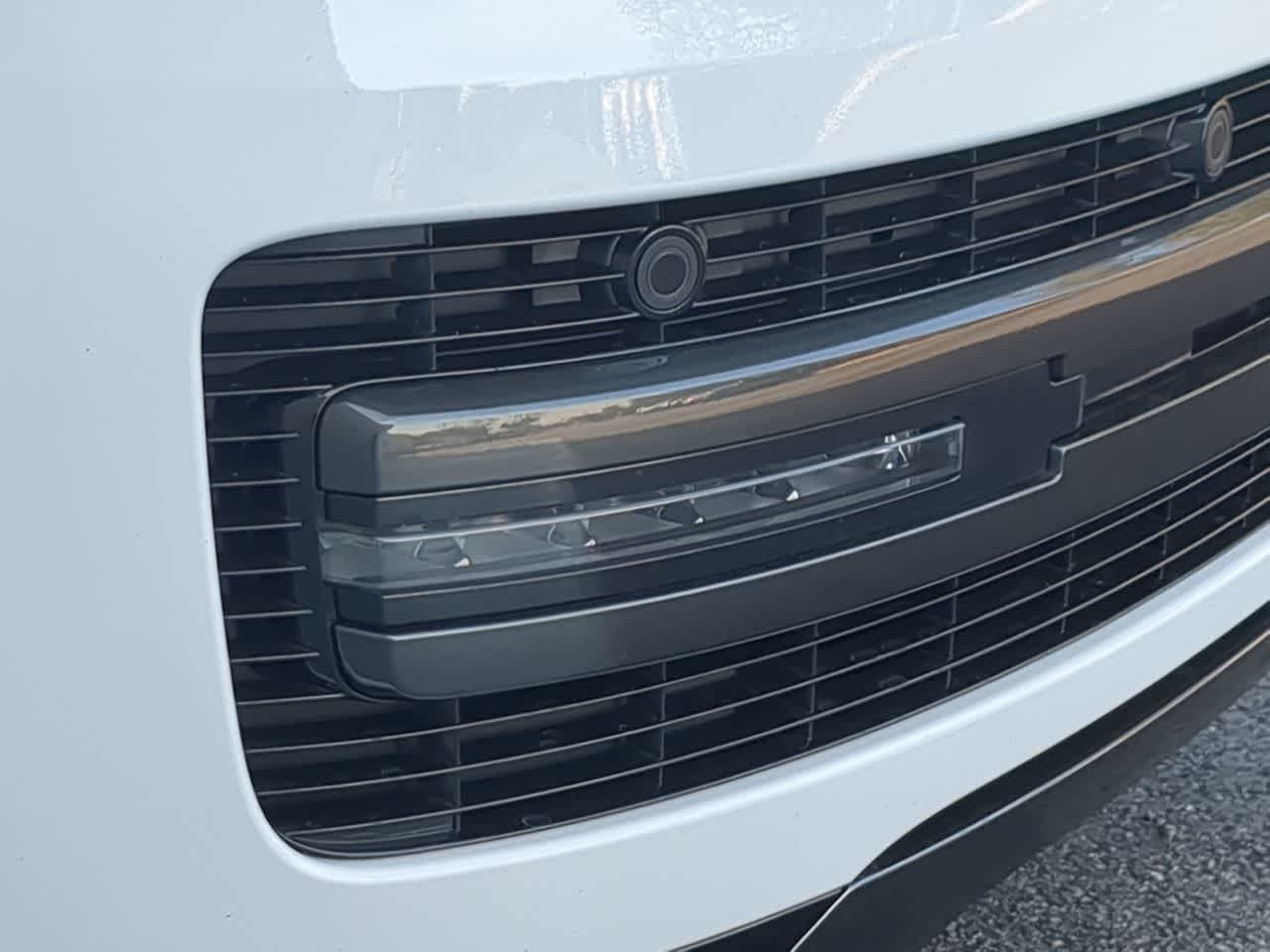 Thumbnail: 2025 Land Rover Range Rover - 11