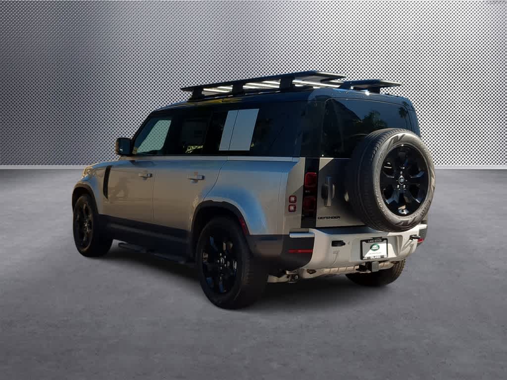 2025 Land Rover Defender 110 6