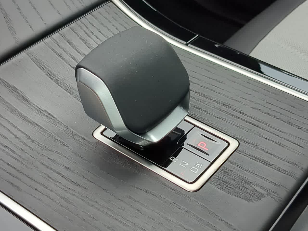 Thumbnail: 2026 Land Rover Range Rover Evoque - 35