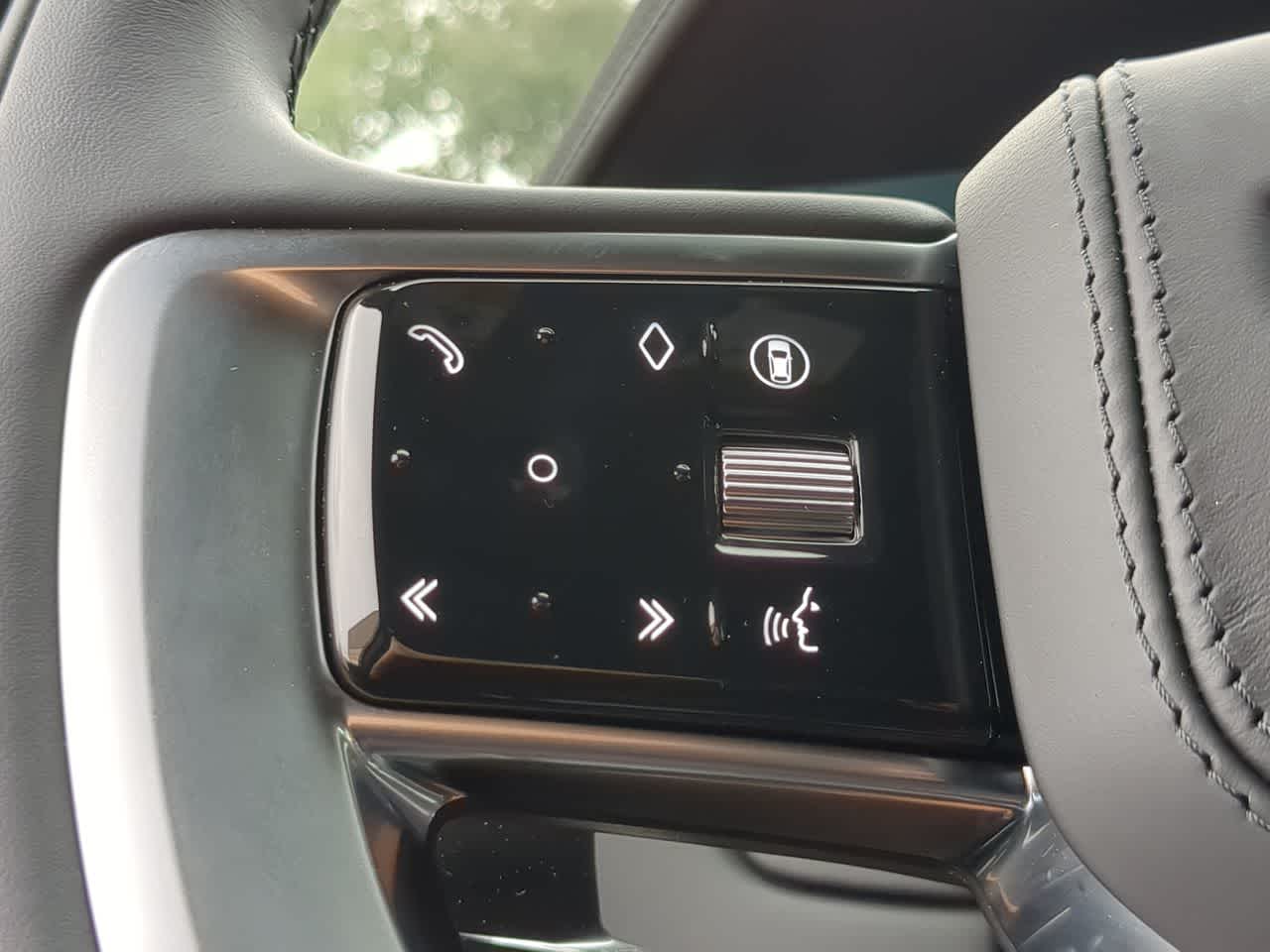 Thumbnail: 2025 Land Rover Range Rover - 25