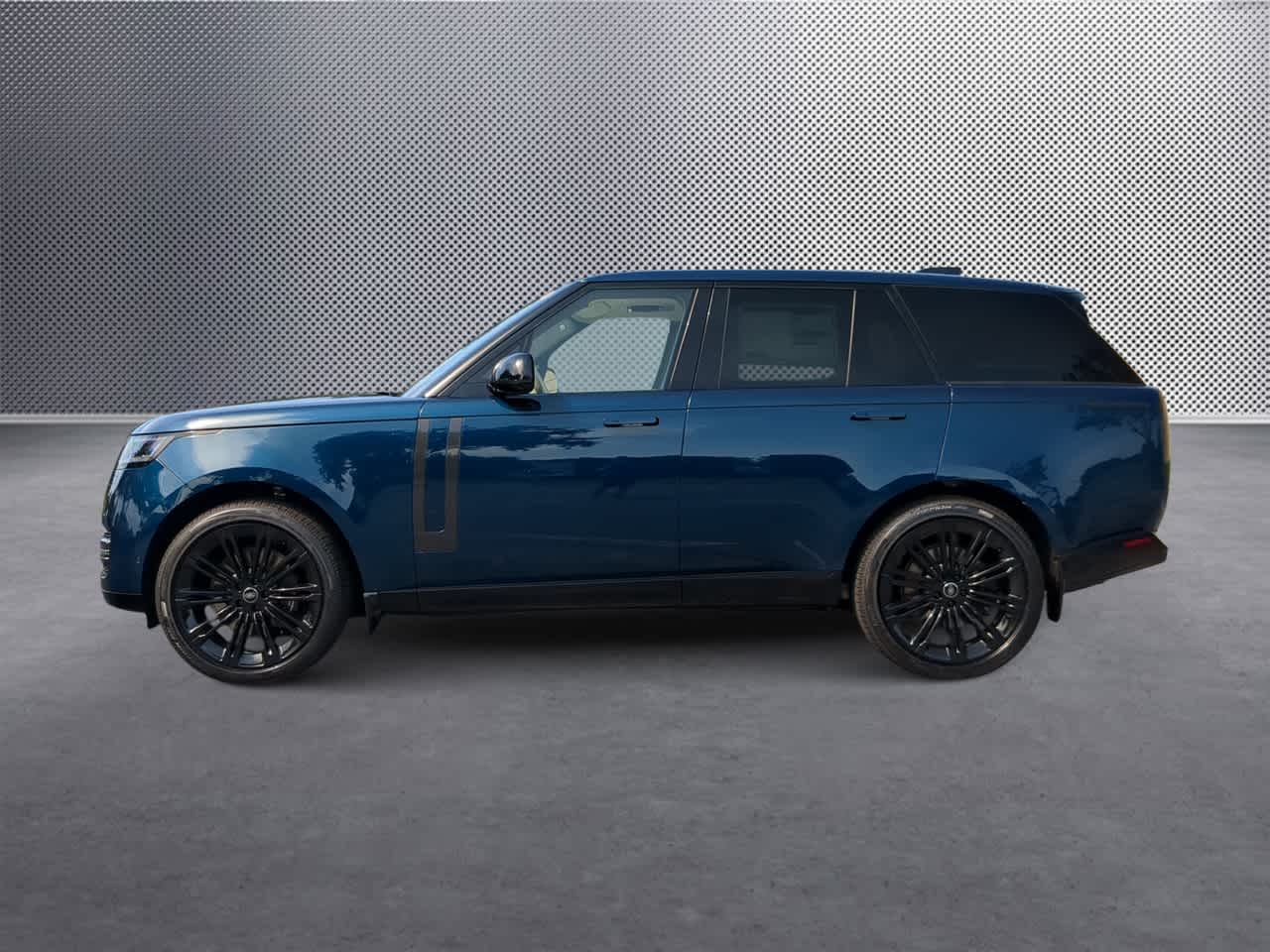 Thumbnail: 2025 Land Rover Range Rover - 5