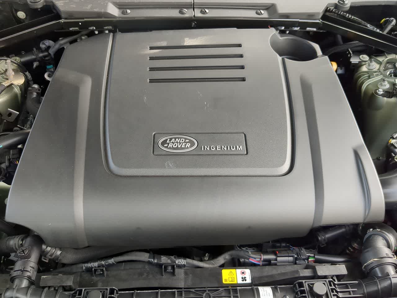 2025 Land Rover Defender 110 15