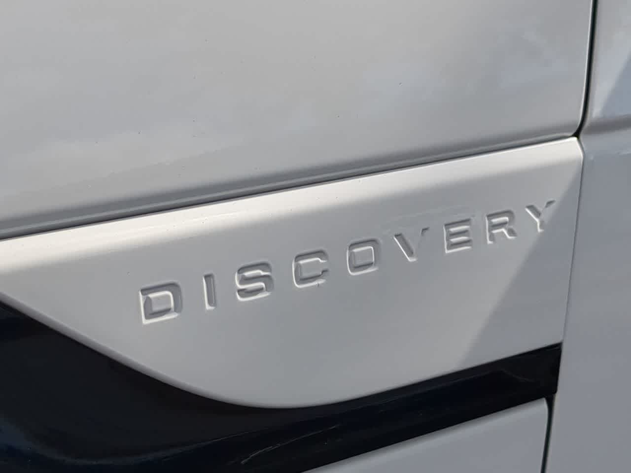 Thumbnail: 2025 Land Rover Discovery - 13