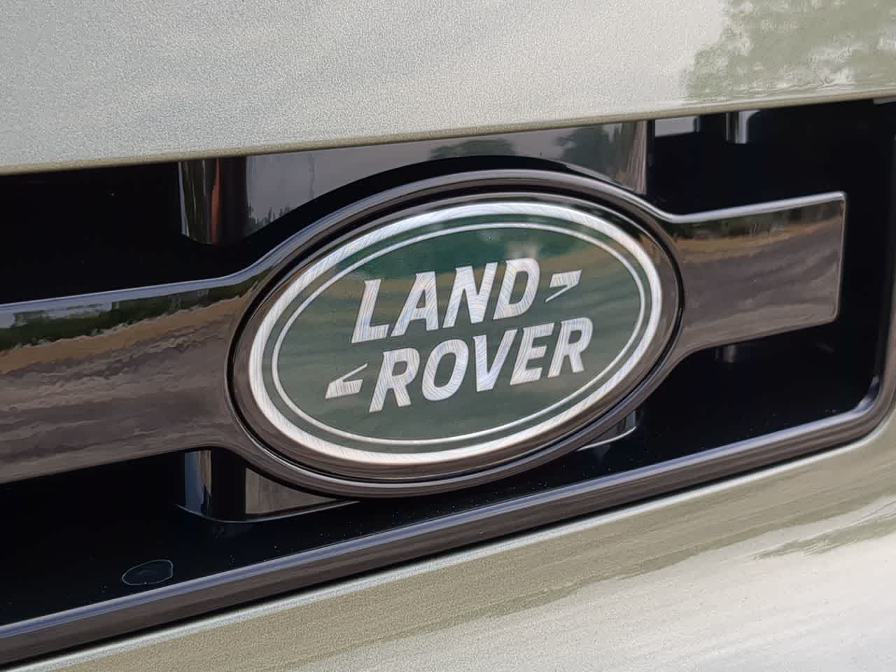 2025 Land Rover Defender 110 12