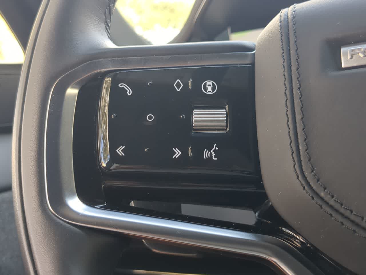 Thumbnail: 2025 Land Rover Range Rover Sport - 23