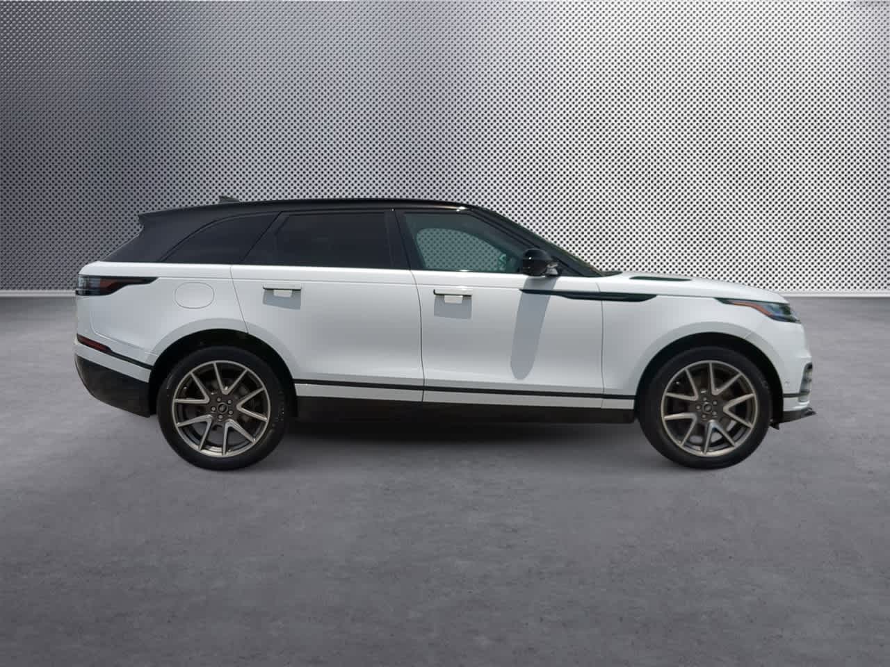 Thumbnail: 2026 Land Rover Range Rover Velar - 9