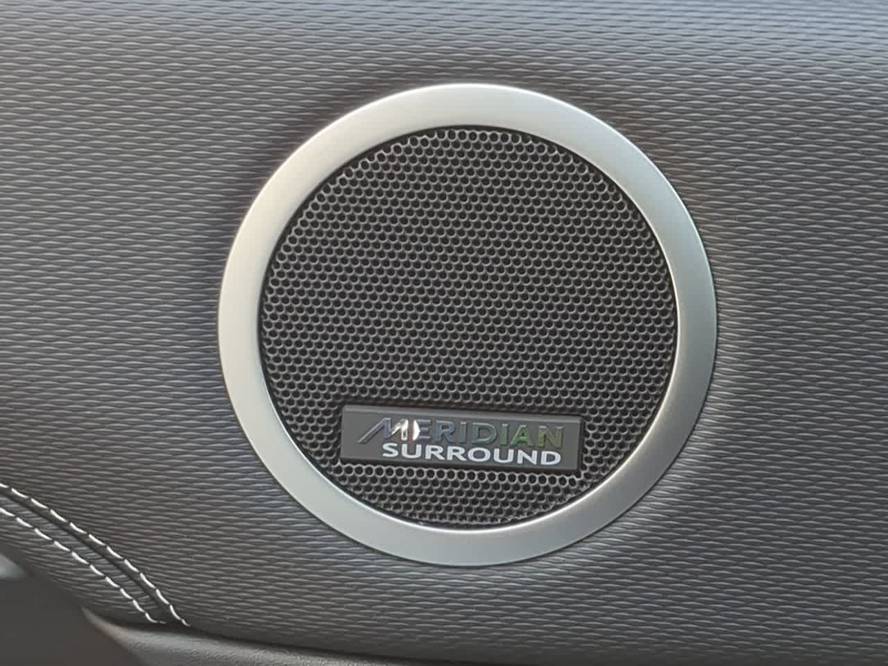 Thumbnail: 2026 Land Rover Discovery - 33