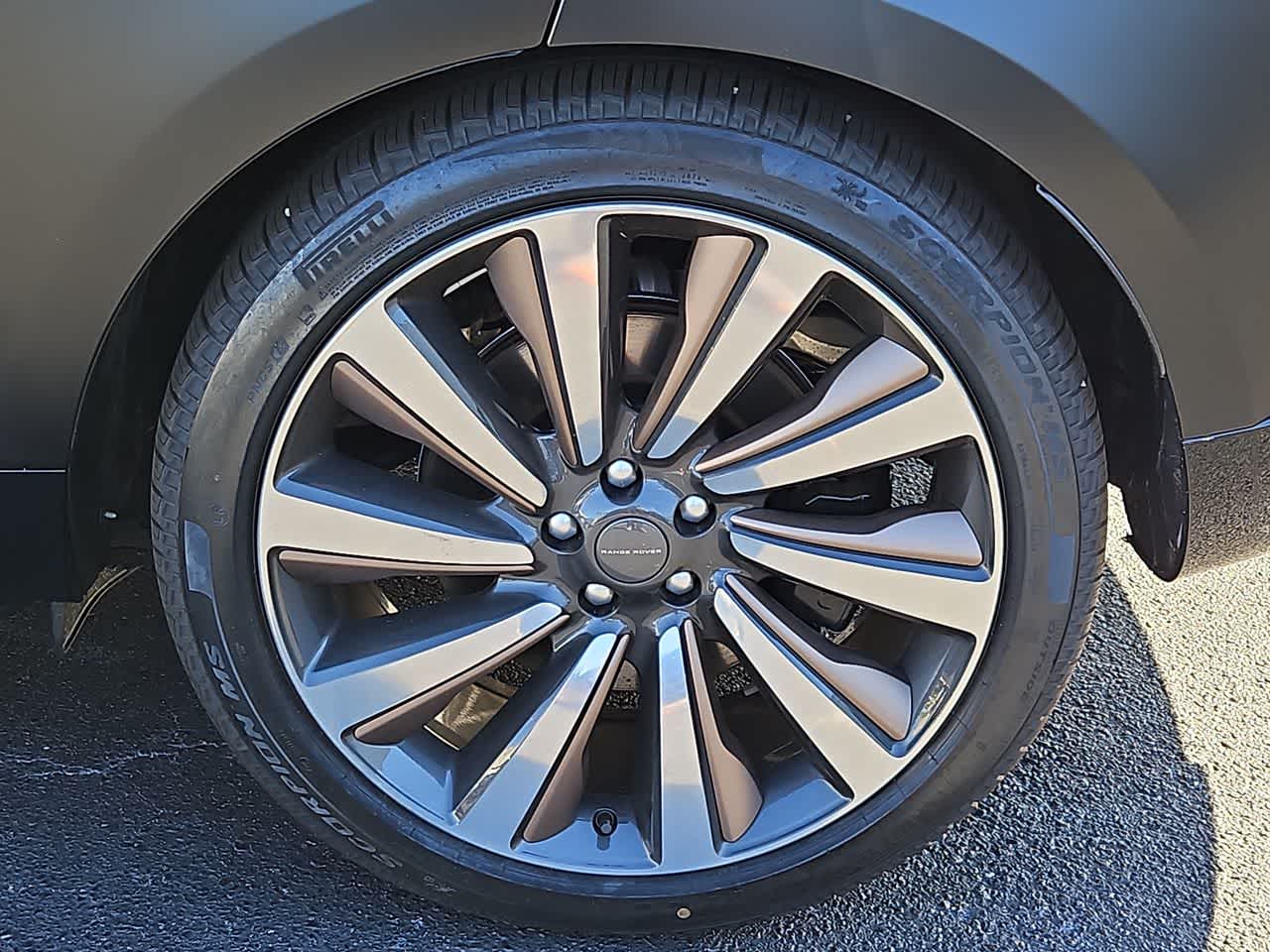 Thumbnail: 2026 Land Rover Range Rover - 12