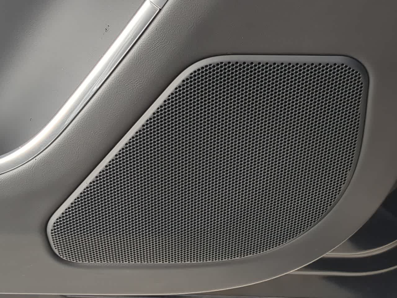 Thumbnail: 2023 Land Rover Range Rover - 31